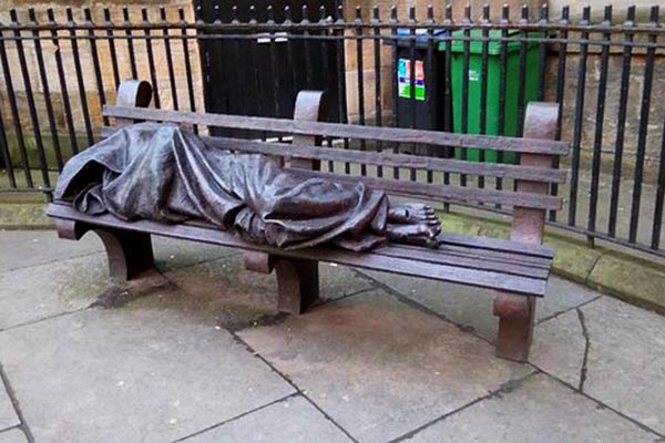 Estatua de Jesús desamparado en Glasgow, Escocia